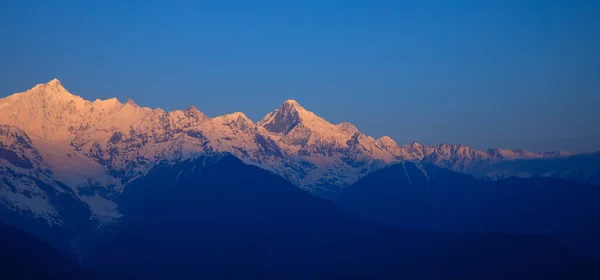 Bela Paisagem Nascer Sol Meri Montanha Neve Yunnan China — Fotografia de Stock