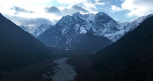 Piękny Widok Zaśnieżone Góry — Wideo stockowe