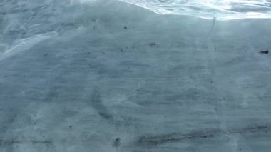 Kayalık dağların güzel manzarası