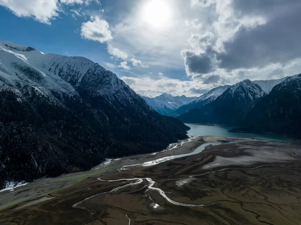 Vista Aérea Hermosas Montañas Nieve Lago Tíbet China — Foto de Stock
