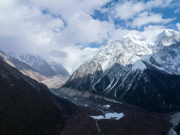 Letecký Pohled Krásné Vysokohorské Zasněžené Hory Tibetu Čína — Stock fotografie