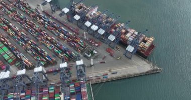 Shenzhen, Çin - 2022 Çemberi: Çin 'in Shenzhen kentindeki Yantian limanındaki hava manzarası