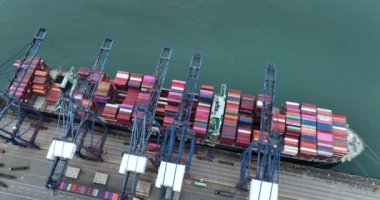 Shenzhen, Çin - 2022 Çemberi: Çin 'in Shenzhen kentindeki Yantian limanındaki hava manzarası