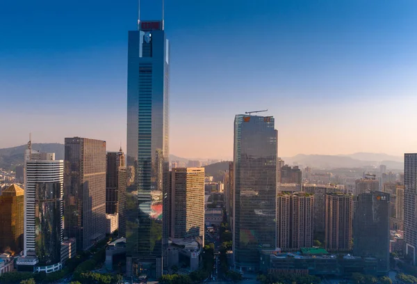 Guangzhou, Çin - 26 Temmuz 2023: Guangzhou şehrindeki hava manzarası, Çin