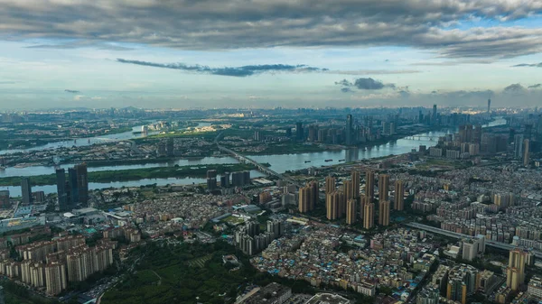 Гуанчжоу Китай Серпня 2023 Вид Повітря Сучасні Горизонти Старі Будинки — стокове фото