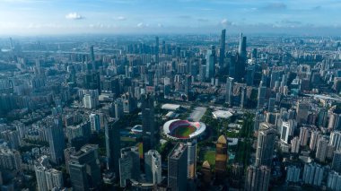Guangzhou, Çin - 25 Temmuz 2023: Guangzhou şehrindeki hava manzarası, Çin