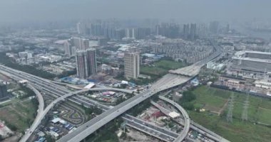 Asya 'nın modern şehrinin havadan görünüşü