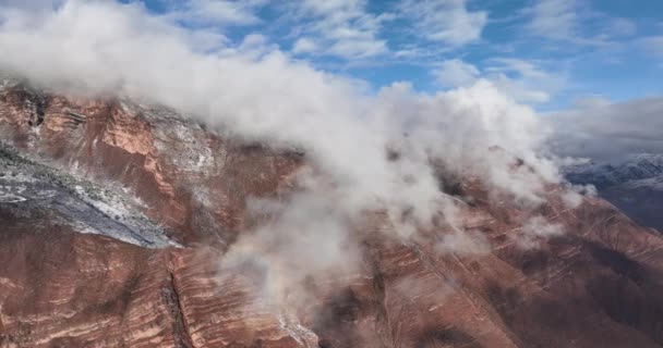 Bela Paisagem Das Montanhas Nebulosas — Vídeo de Stock