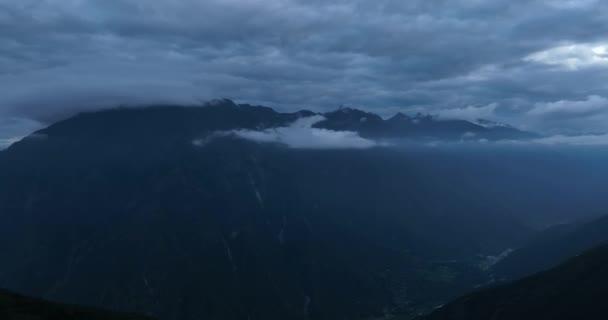 中国の美しい高度の森林の山の風景 — ストック動画