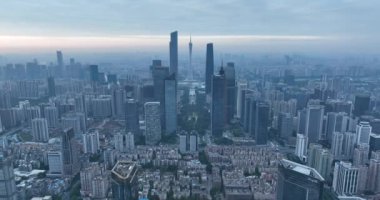 Asya şehrinin havadan görünüşü, modern binalar.