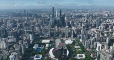 Asya şehrinin havadan görünüşü, modern binalar.