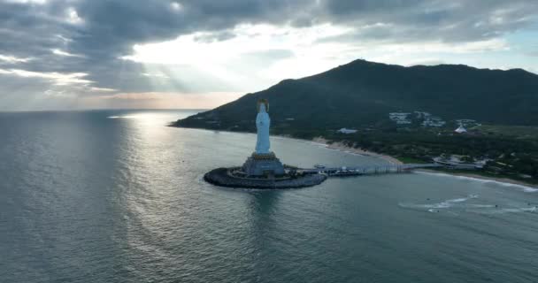 Statue Déesse Miséricorde Bord Mer Dans Temple Nanshan Île Hainan — Video