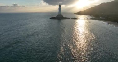 Hainan Adası, Çin 'deki Nanshan Tapınağı' ndaki deniz kıyısındaki merhamet tanrıçası heykeli..