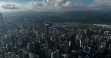 Hong Kong şehrinin hava görüntüsü.