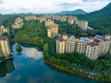 Çin 'in Hainan ilindeki güzel tatil evleri.