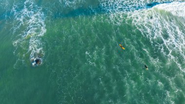 Deniz dalgalarının havadan görünüşü