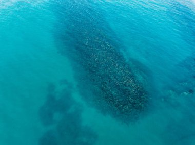 Güzel deniz manzarasının havadan görünüşü