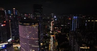 Asya şehrinin gece manzarası