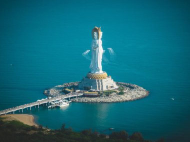 Nanshan Tapınağı, Hainan Adası, Çin 'deki Guanyin heykelinin güzel bir sahnesi.