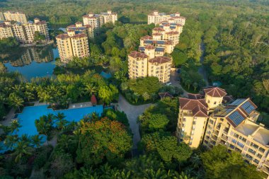 Çin 'in Hainan ilindeki güzel tatil evleri.