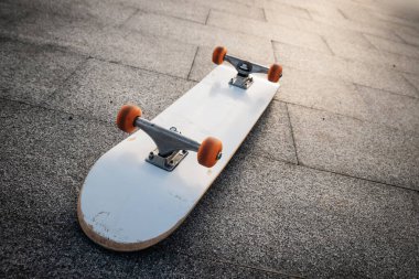 Güneşin doğduğu şehirde açık havada kaykay