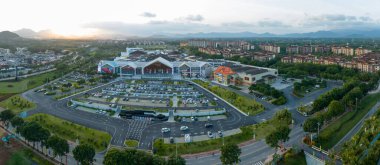 Hainan, Çin - Jan, 20.2024: Hainan Adası, Çin 'deki WFJ vergisiz hava görüntüleri