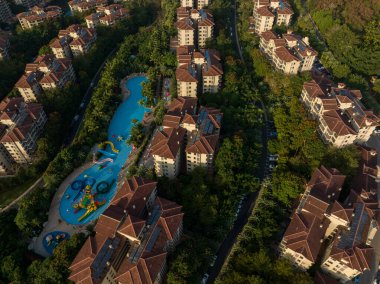 Çin 'in Hainan ilindeki güzel tatil evleri.