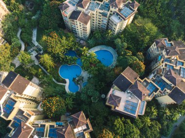 Çin 'in Hainan ilindeki güzel tatil evleri.