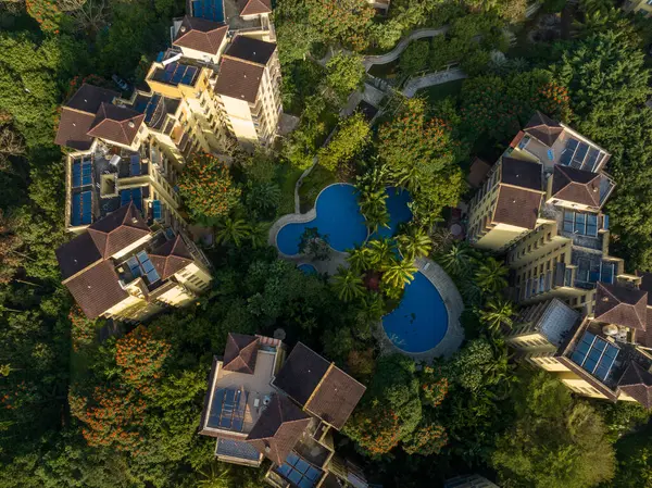 Çin 'in Hainan ilindeki güzel tatil evleri.