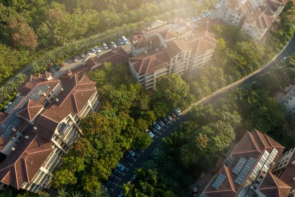 Çin 'in Hainan ilindeki güzel tatil evleri.