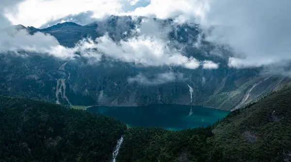 Hermosa Vista Del Bosque Altura Montaña Paisaje Del Lago —  Fotos de Stock