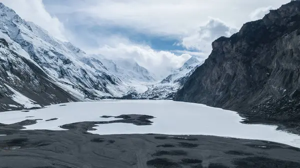 Αεροφωτογραφία Του Τοπίου Μεγάλο Υψόμετρο Βουνό Και Λίμνη Στο Τίμπετ — Φωτογραφία Αρχείου