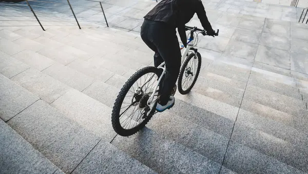 Woman Free Rider Riding Bike Going City Stairs — Stock Photo, Image