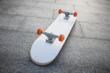 Güneşin doğduğu şehirde açık havada kaykay