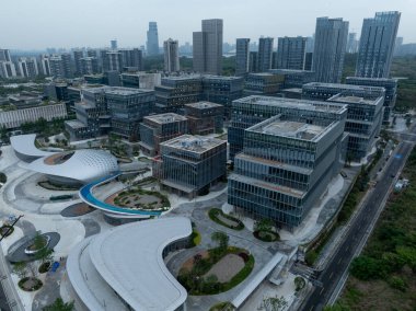 Çin 'in Chengdu şehrindeki modern binaların havadan görünüşü