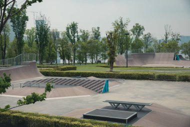 City modern skatepark havadan görünümü
