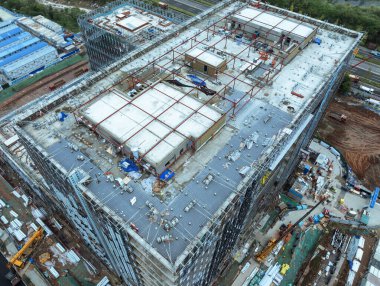 Çin 'in Chengdu şehrindeki hava manzaralı inşaat alanı.