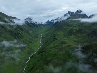 Çok güzel yüksek irtifa manzarası çayır dağ kanyonu manzarası