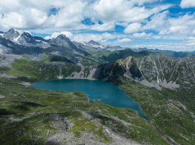 Güzel yüksek irtifa dağ manzarası