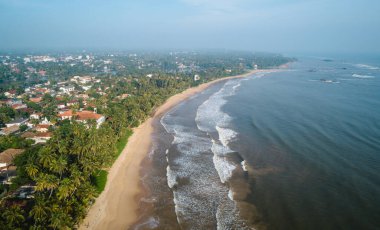 Balıkçı köyü sri Lanka ile güzel deniz manzarası havadan görünümü