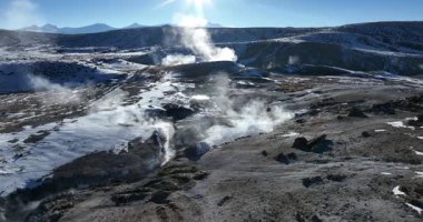 Güzel dağların havadan görünüşü, doğa.