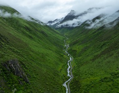 Güzel yüksek irtifa dağ manzarası