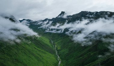 Güzel yüksek irtifa dağ manzarası