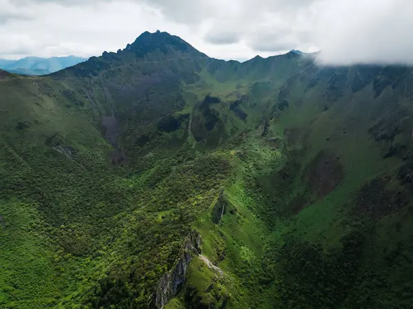 Güzel yüksek irtifa dağ manzarası