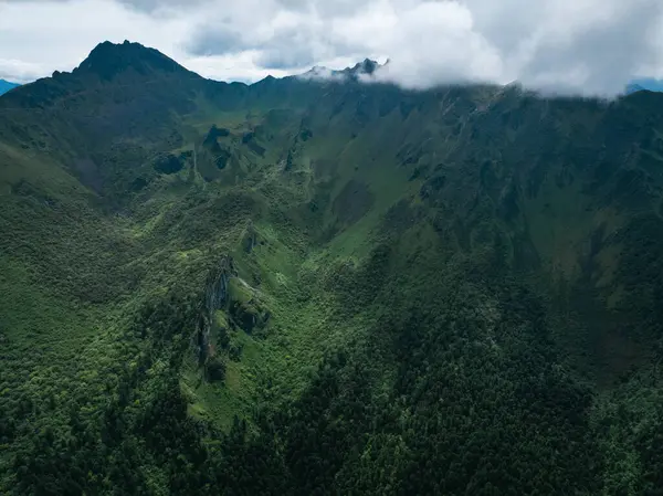 Güzel yüksek irtifa dağ manzarası