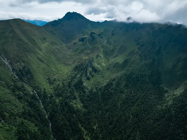 Güzel yüksek irtifa dağ manzarası