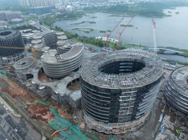 Chengdu, Çin - Haziran 03.2024, Çin 'in Chengdu şehrindeki modern ofis binalarının hava manzarası 