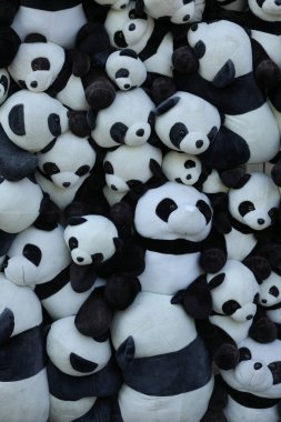 Chengdu, Çin 'de bir sürü dev panda bebeği