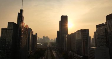 Tibet, Çin 'deki güzel dağ manzarası. Doğa