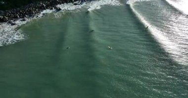 Deniz kıyısının güzel hava manzarası